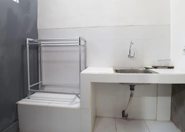 Casa de hóspedes Adikara Renon 2*